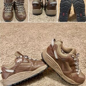 Men's Tan and Brown Athletic Shoes